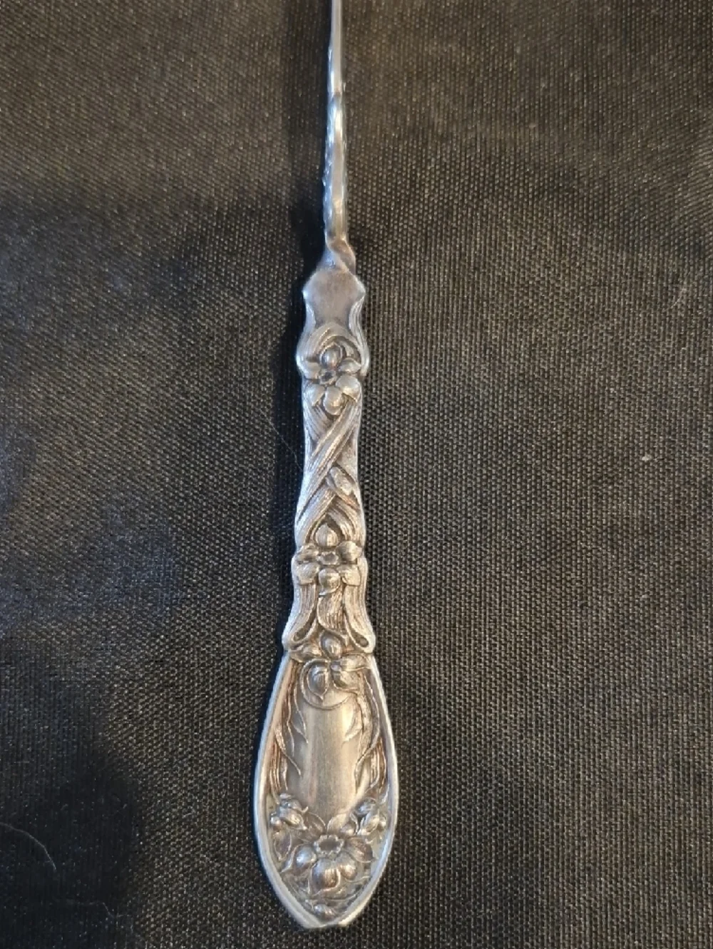 Oxford Silver Plate Narcissus  Butter Knife with Decorative Handle